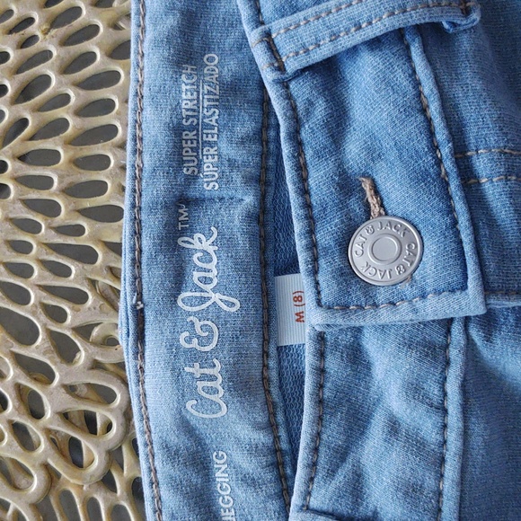 Cat & Jack Girl's New Light Denim Jeggings - Picture 3 of 4